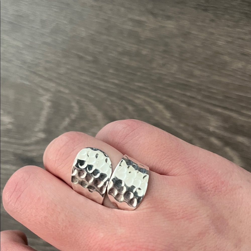 Size 8 925 Silver Textured Ring - Picture 4 of 4